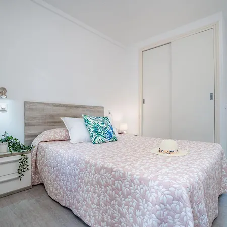 Apartment Meda Chica Roses